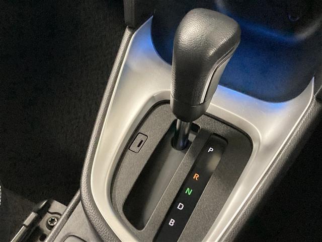 ヤリスクロス ハイブリッドＺ　４ＷＤ　ミュージックプレイヤー接続可　バックカメラ　衝突被害軽減システム　ＥＴＣ　ドラレコ　ＬＥＤヘッドランプ　ワンオーナー　記録簿（28枚目）