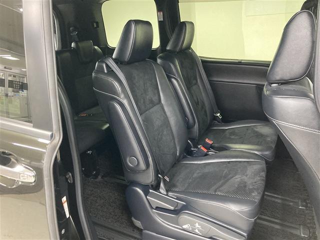 ヴォクシー ハイブリッドＺＳ　煌ＩＩＩ　フルセグ　メモリーナビ　ＤＶＤ再生　ミュージックプレイヤー接続可　後席モニター　バックカメラ　衝突被害軽減システム　ＥＴＣ　ドラレコ　両側電動スライド　ＬＥＤヘッドランプ　乗車定員７人　３列シート（32枚目）