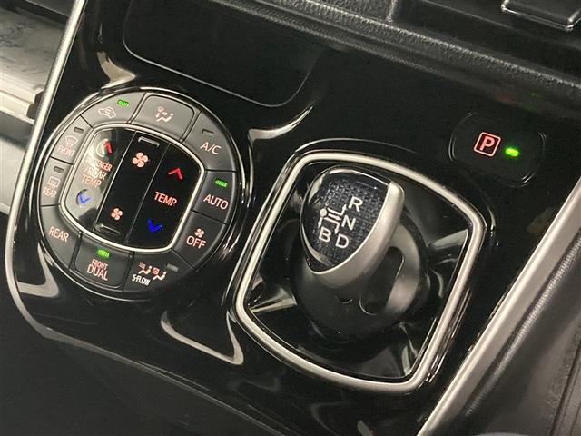 ���삵�₷���C���p�l�V�t�g�A���R�ȓ����ő���ł���悤�Ƀn���h���ɋ߂��|�W�V�����ɃV�t�g���o�[��z�u���Ă��܂��B