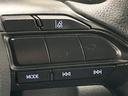 オーディオ操作がステアリングから手を離さず、運転に集中したまま手元で操作できます。