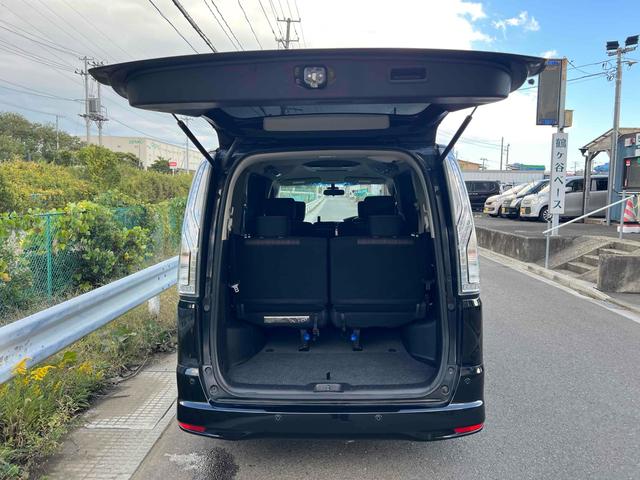 セレナ ハイウェイスターS-HVアドバンスドセーフティパック ETC 全周囲カメラ ナビ&TV フリップダウンモニター クリアランスソナー オートクルーズコントロール レーンアシスト 衝突被害軽減システム 両側電動スライドドア スマートキー 3列シート CVT(17枚目)