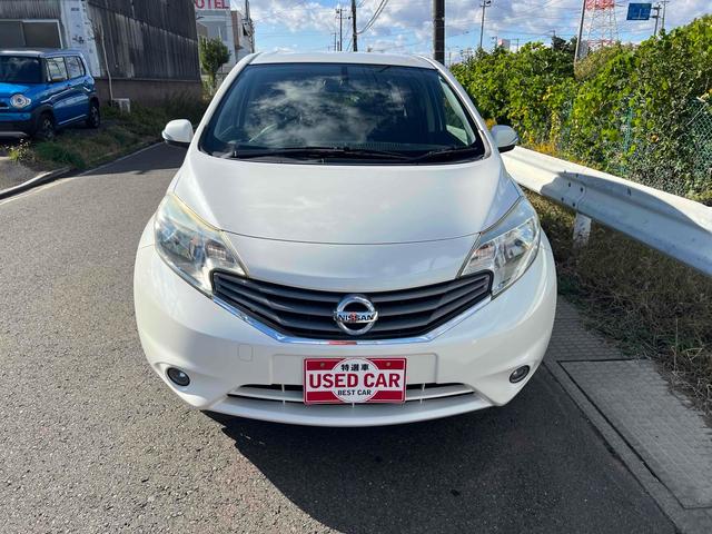 ノート Ｘ　ワンオーナー　ナビ　ＴＶ　スマートキー　アイドリングストップ　　ＣＶＴ　盗難防止システム　衝突安全ボディ　ＡＢＳ　ＣＤ　ＤＶＤ再生　ＵＳＢ　ミュージックプレイヤー接続可　Ｂｌｕｅｔｏｏｔｈ　エアコン（13枚目）