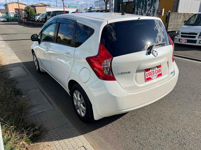 ノート Ｘ　ワンオーナー　ナビ　ＴＶ　スマートキー　アイドリングストップ　　ＣＶＴ　盗難防止システム　衝突安全ボディ　ＡＢＳ　ＣＤ　ＤＶＤ再生　ＵＳＢ　ミュージックプレイヤー接続可　Ｂｌｕｅｔｏｏｔｈ　エアコン（14枚目）