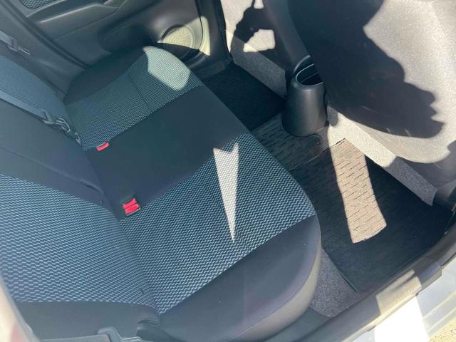 ノート Ｘ　ワンオーナー　ナビ　ＴＶ　スマートキー　アイドリングストップ　　ＣＶＴ　盗難防止システム　衝突安全ボディ　ＡＢＳ　ＣＤ　ＤＶＤ再生　ＵＳＢ　ミュージックプレイヤー接続可　Ｂｌｕｅｔｏｏｔｈ　エアコン（33枚目）