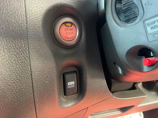 プッシュエンジンスタートシステム、エンジン始動・停止をワンタッチで行うことができます。