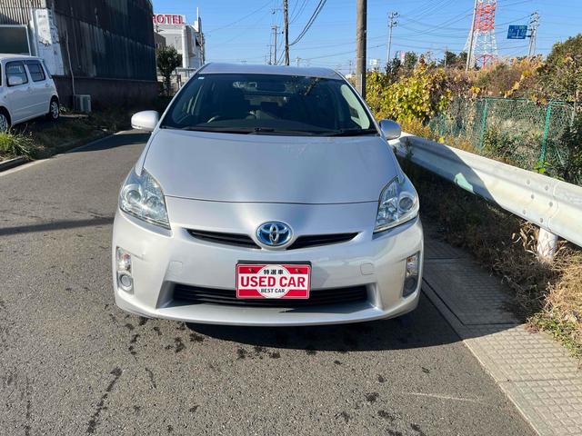 プリウス Ｌ　ドライブレコーダー　ＥＴＣ　バックカメラ　ナビ　ＴＶ　アルミホイール　ＣＶＴ　スマートキー　アイドリングストップ　電動格納ミラー　盗難防止システム　ＣＤ　Ｂｌｕｅｔｏｏｔｈ　衝突安全ボディ　ＡＢＳ（13枚目）