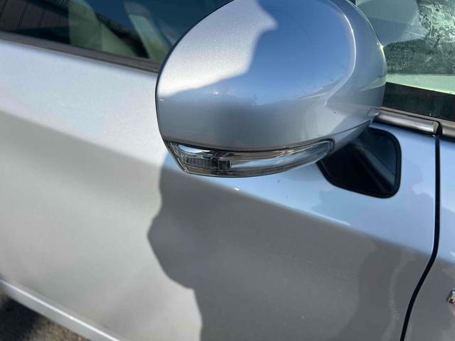 プリウス Ｌ　ドライブレコーダー　ＥＴＣ　バックカメラ　ナビ　ＴＶ　アルミホイール　ＣＶＴ　スマートキー　アイドリングストップ　電動格納ミラー　盗難防止システム　ＣＤ　Ｂｌｕｅｔｏｏｔｈ　衝突安全ボディ　ＡＢＳ（21枚目）