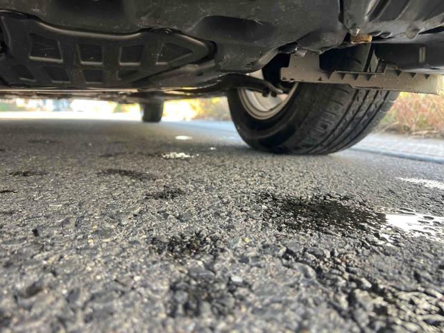 プリウス Ｌ　ドライブレコーダー　ＥＴＣ　バックカメラ　ナビ　ＴＶ　アルミホイール　ＣＶＴ　スマートキー　アイドリングストップ　電動格納ミラー　盗難防止システム　ＣＤ　Ｂｌｕｅｔｏｏｔｈ　衝突安全ボディ　ＡＢＳ（23枚目）