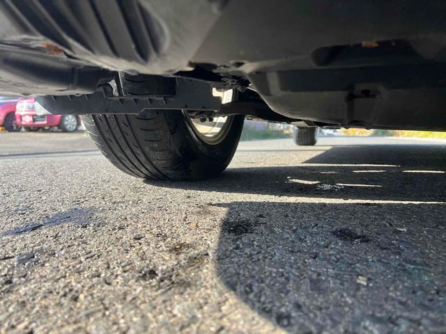 プリウス Ｌ　ドライブレコーダー　ＥＴＣ　バックカメラ　ナビ　ＴＶ　アルミホイール　ＣＶＴ　スマートキー　アイドリングストップ　電動格納ミラー　盗難防止システム　ＣＤ　Ｂｌｕｅｔｏｏｔｈ　衝突安全ボディ　ＡＢＳ（24枚目）