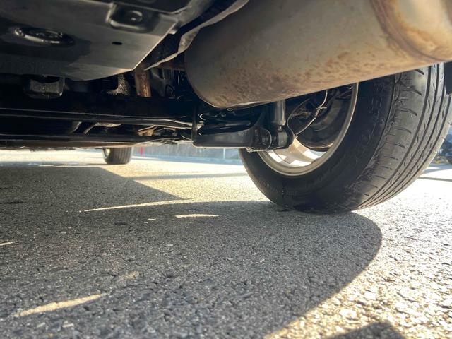 プリウス Ｌ　ドライブレコーダー　ＥＴＣ　バックカメラ　ナビ　ＴＶ　アルミホイール　ＣＶＴ　スマートキー　アイドリングストップ　電動格納ミラー　盗難防止システム　ＣＤ　Ｂｌｕｅｔｏｏｔｈ　衝突安全ボディ　ＡＢＳ（26枚目）