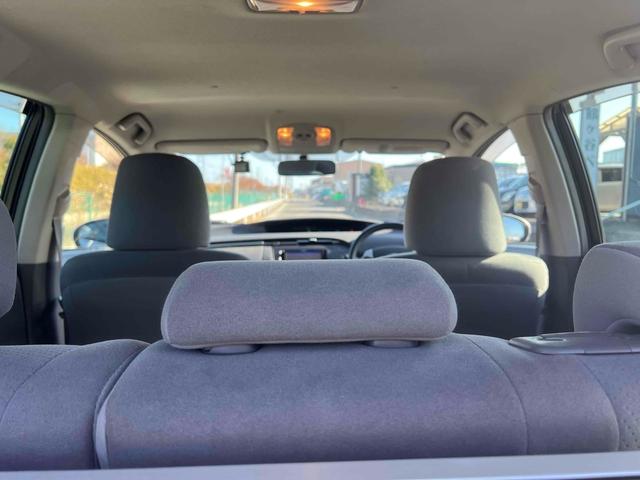 プリウス Ｌ　ドライブレコーダー　ＥＴＣ　バックカメラ　ナビ　ＴＶ　アルミホイール　ＣＶＴ　スマートキー　アイドリングストップ　電動格納ミラー　盗難防止システム　ＣＤ　Ｂｌｕｅｔｏｏｔｈ　衝突安全ボディ　ＡＢＳ（40枚目）