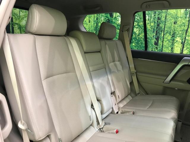 TX Lパッケージ 4WD 純正9型ナビ 7人乗 セーフティセンス ベンチレーター パワーシート オートハイビーム LEDヘッド バックカメラ スマートキー プッシュスタート 純正17AW ビルトインETC 禁煙車(12枚目)