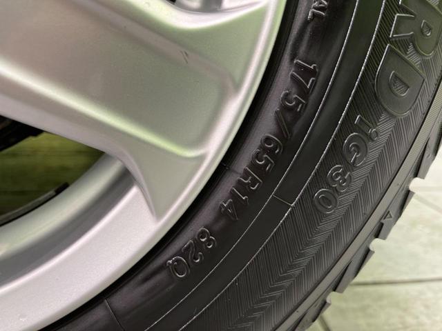 ベリー 禁煙車 SDナビ ETC 電動格納ミラー オートライト プライバシーガラス 盗難防止システム CD(42枚目)