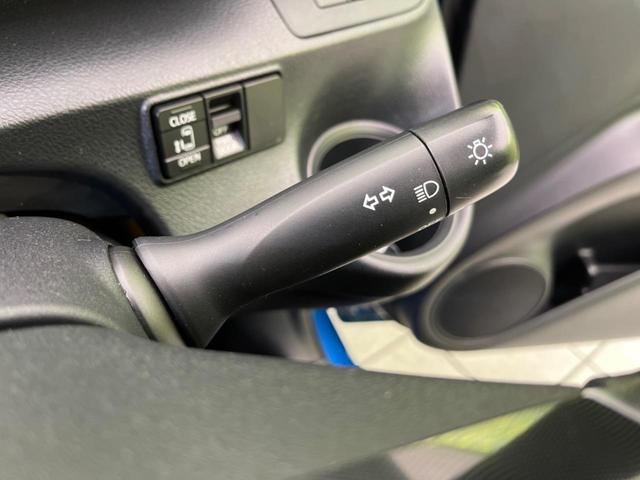 X SDナビ 禁煙車 片側電動ドア 衝突被害軽減装置 バックカメラ アイドリングストップ 車線逸脱警報 横滑り防止装置 オートマチックハイビーム スマートキー プッシュスタート ETC シートリフター(41枚目)