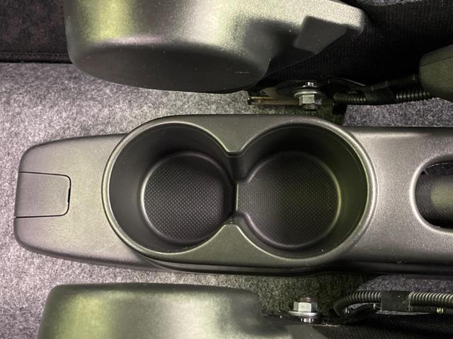 L 禁煙車 SDナビ シートヒーター Bluetooth再生 フルセグ キーレス アイドリングストップ 横滑り防止装置 ドアバイザー プライバシーガラス 盗難防止装置(31枚目)