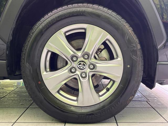 ＲＡＶ４ ハイブリッドＸ　４ＷＤ　バックカメラ　衝突軽減装置　レーダークルーズ　禁煙車　コーナーセンサー　スマートキー　ＬＥＤヘッド　純正ディスプレイオーディオ　オートハイビーム　車線逸脱警報　デュアルオートエアコン（30枚目）