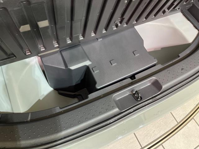 シエンタ ハイブリッドＺ　純正８型ディスプレイオーディオ　全周囲カメラ　両側電動ドア　衝突軽減　レーダークルーズ　コーナーセンサー　１００Ｖ電源　スマートキー　ＬＥＤヘッド　ＥＴＣ　オートハイビーム　車線逸脱警報　オートライト（35枚目）