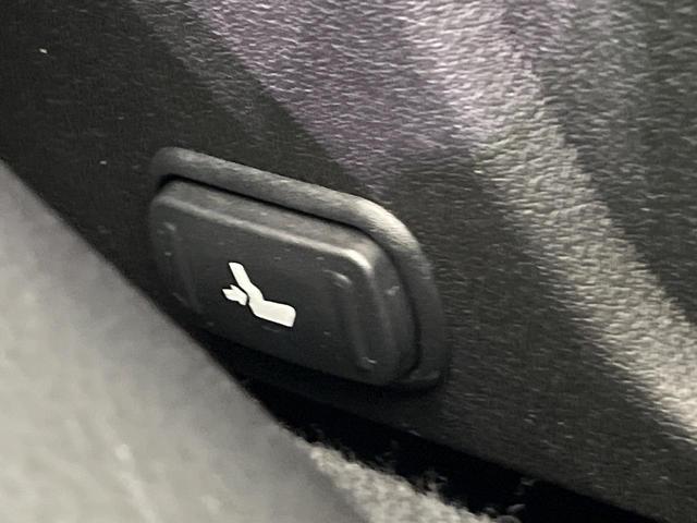 レヴォーグ 1.6GT-Sアイサイト ターボ サンルーフ ナビ バックカメラ 衝突軽減装置 レーダークルーズ BSM スマートキー LEDヘッド ETC 車線逸脱警報 オートライト デュアルエアコン 純正18インチAW 革巻きステアリング(35枚目)