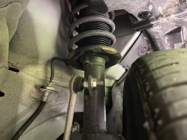 ノート e-パワー X ブラックアロー 純正ナビ バックカメラ 衝突軽減装置 レーダークルーズ コーナーセンサー スマートキー ETC 車線逸脱警報 誤発進抑制機能 オートライト オートエアコン 純正15インチAW Bluetooth再生(20枚目)