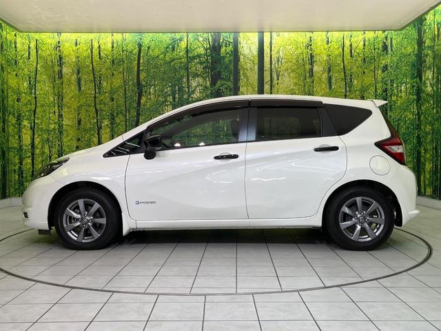 ノート e-パワー X ブラックアロー 純正ナビ バックカメラ 衝突軽減装置 レーダークルーズ コーナーセンサー スマートキー ETC 車線逸脱警報 誤発進抑制機能 オートライト オートエアコン 純正15インチAW Bluetooth再生(28枚目)