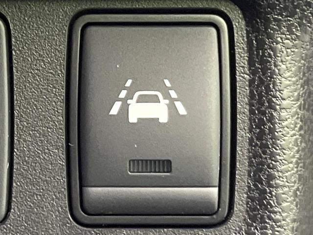 ノート e-パワー X ブラックアロー 純正ナビ バックカメラ 衝突軽減装置 レーダークルーズ コーナーセンサー スマートキー ETC 車線逸脱警報 誤発進抑制機能 オートライト オートエアコン 純正15インチAW Bluetooth再生(48枚目)