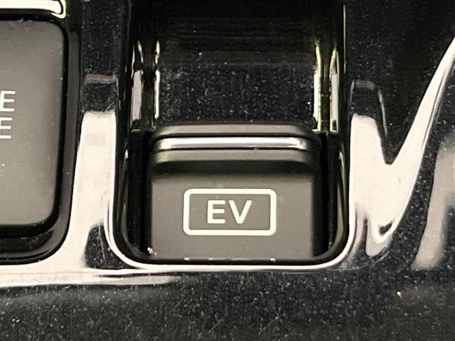 キックス X 純正9型ナビ 全周囲カメラ プロパイロット 衝突軽減装置 デジタルインナーミラー 2トーンルーフ シートヒーター コーナーセンサー スマートキー LEDヘッド ETC オートハイビーム オートエアコン(56枚目)