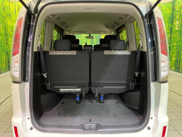 セレナ ライダー 両側電動ドア 純正ナビ バックカメラ スマートキー LEDヘッド ETC クルコン オートライト オートエアコン Bluetooth再生 CD/DVD再生 フルセグ 革巻きステアリング ドアバイザー(11枚目)