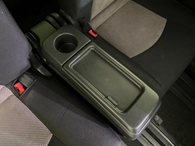 セレナ ライダー 両側電動ドア 純正ナビ バックカメラ スマートキー LEDヘッド ETC クルコン オートライト オートエアコン Bluetooth再生 CD/DVD再生 フルセグ 革巻きステアリング ドアバイザー(32枚目)