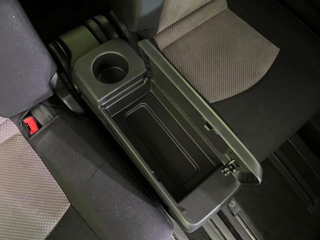 セレナ ライダー 両側電動ドア 純正ナビ バックカメラ スマートキー LEDヘッド ETC クルコン オートライト オートエアコン Bluetooth再生 CD/DVD再生 フルセグ 革巻きステアリング ドアバイザー(33枚目)