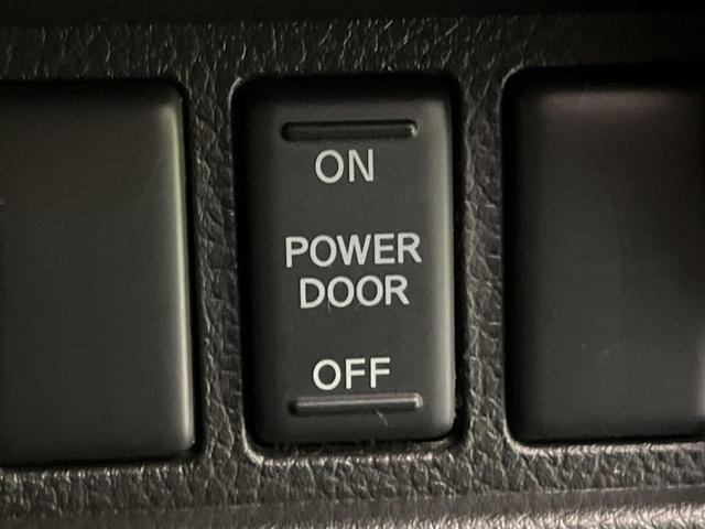 セレナ ライダー 両側電動ドア 純正ナビ バックカメラ スマートキー LEDヘッド ETC クルコン オートライト オートエアコン Bluetooth再生 CD/DVD再生 フルセグ 革巻きステアリング ドアバイザー(53枚目)