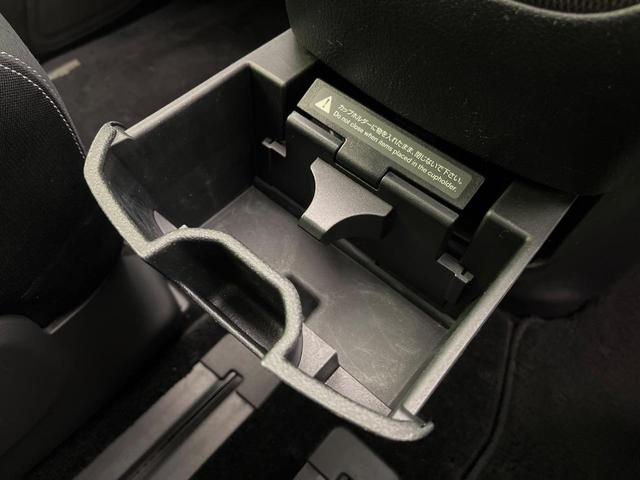 セレナ ライダー 両側電動ドア 純正ナビ バックカメラ スマートキー LEDヘッド ETC クルコン オートライト オートエアコン Bluetooth再生 CD/DVD再生 フルセグ 革巻きステアリング ドアバイザー(60枚目)