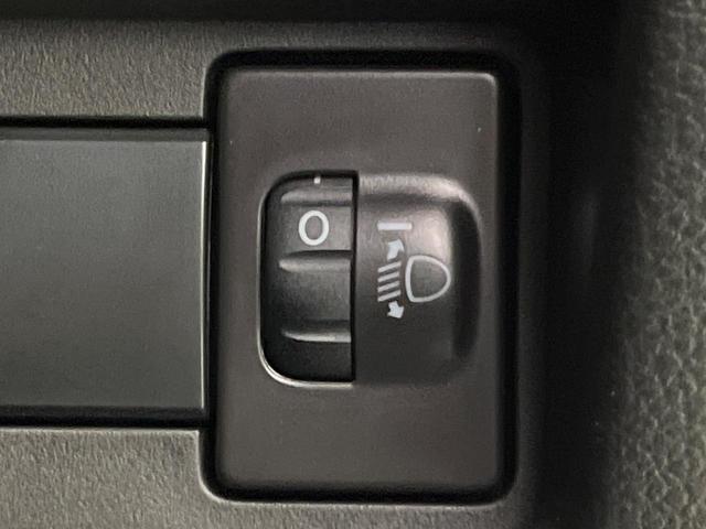 スペーシアギア ハイブリッドXZ 届出済未使用車 両側電動ドア 衝突軽減装置 レーダークルーズ コーナーセンサー スマートキー LEDヘッド 車線逸脱警報 誤発進抑制機能 先行車発進告知機能 オートエアコン 純正14インチAW(49枚目)