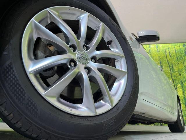 スカイライン ２５０ＧＴ　タイプＶ　純正ＳＤナビ　バックカメラ　電動リアゲート　スマートキー　ＨＩＤヘッド　ＥＴＣ　オートライト　デュアルエアコン　純正１７インチＡＷ　ＣＤ／ＤＶＤ再生　フルセグ　横滑り防止装置　ドアバイザー（13枚目）