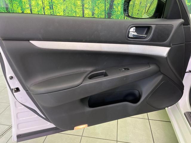 スカイライン ２５０ＧＴ　タイプＶ　純正ＳＤナビ　バックカメラ　電動リアゲート　スマートキー　ＨＩＤヘッド　ＥＴＣ　オートライト　デュアルエアコン　純正１７インチＡＷ　ＣＤ／ＤＶＤ再生　フルセグ　横滑り防止装置　ドアバイザー（36枚目）