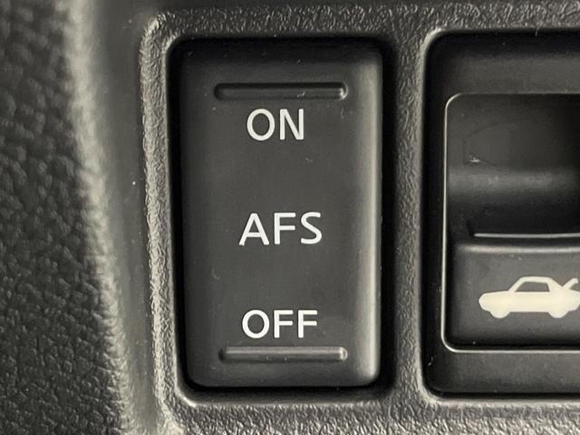 スカイライン ２５０ＧＴ　タイプＶ　純正ＳＤナビ　バックカメラ　電動リアゲート　スマートキー　ＨＩＤヘッド　ＥＴＣ　オートライト　デュアルエアコン　純正１７インチＡＷ　ＣＤ／ＤＶＤ再生　フルセグ　横滑り防止装置　ドアバイザー（50枚目）