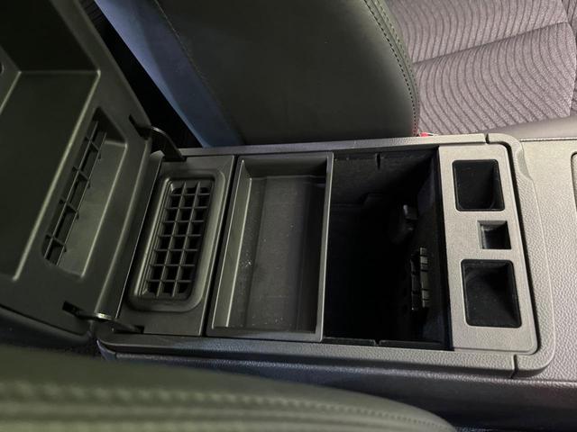 スカイライン ２５０ＧＴ　タイプＶ　純正ＳＤナビ　バックカメラ　電動リアゲート　スマートキー　ＨＩＤヘッド　ＥＴＣ　オートライト　デュアルエアコン　純正１７インチＡＷ　ＣＤ／ＤＶＤ再生　フルセグ　横滑り防止装置　ドアバイザー（52枚目）