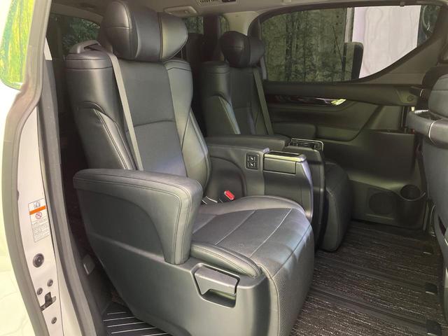 ヴェルファイア ２．５Ｚ　Ｇエディション　モデリスタエアロ　純正１０型ナビ　後席モニター　バックカメラ　両側電動ドア　衝突軽減装置　レーダークルーズ　ＢＳＭ　シートベンチレーション　純正１８インチＡＷ　コーナーセンサー　３眼ＬＥＤヘッド（9枚目）