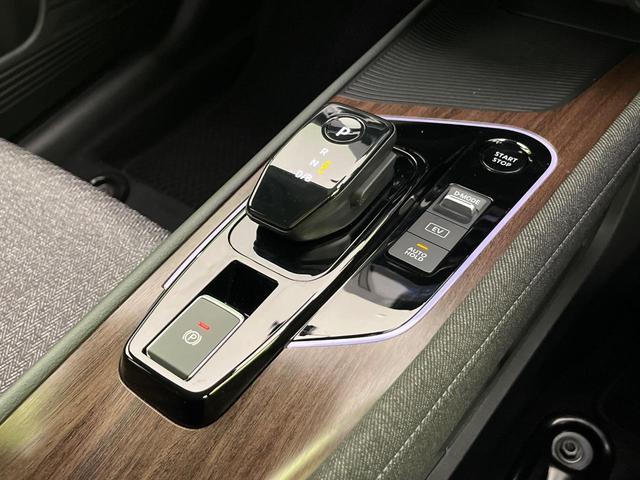 オーラ G ナビ バックカメラ 衝突軽減 コーナーセンサー スマートキー デジタルインナーミラー LEDヘッド ETC オートライト 車線逸脱警報 オートエアコン 純正17インチAW Bluetooth フルセグ(50枚目)