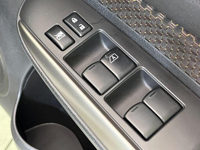 ノート メダリスト エマージェンシーブレーキパッケージ 純正ナビ 全周囲カメラ 衝突軽減 ハーフレザーシート コーナーセンサー スマートキー ETC オートライト オートエアコン Bluetooth CD/DVD再生 フルセグ レーンアシスト ドアバイザー(45枚目)