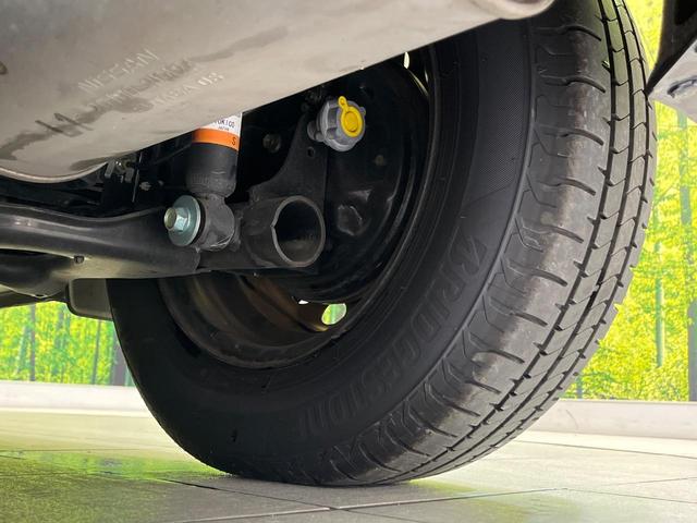 ノート Ｘ　衝突軽減　コーナーセンサー　オートハイビーム　車線逸脱警報　誤発進抑制　スマートキー　ＥＴＣ　純正オーディオ　シートリフター　横滑り防止　ドアバイザー　アイドリングストップ　プライバシーガラス（21枚目）