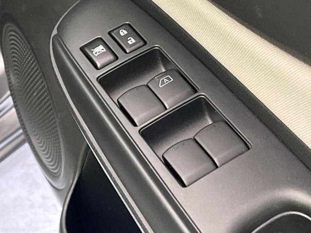 ノート Ｘ　衝突軽減　コーナーセンサー　オートハイビーム　車線逸脱警報　誤発進抑制　スマートキー　ＥＴＣ　純正オーディオ　シートリフター　横滑り防止　ドアバイザー　アイドリングストップ　プライバシーガラス（34枚目）