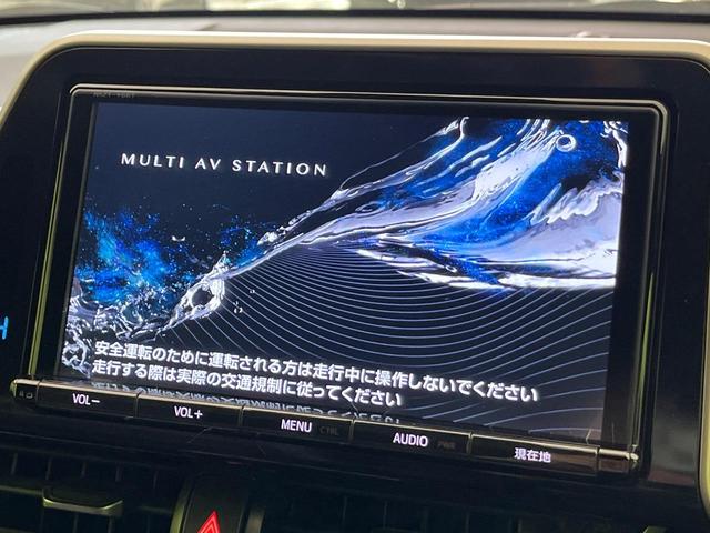 【純正ナビ】人気の純正ナビを装備しております。ナビの使いやすさはもちろん、オーディオ機能も充実！キャンプや旅行はもちろん、通勤や買い物など普段のドライブも楽しくなるはず♪