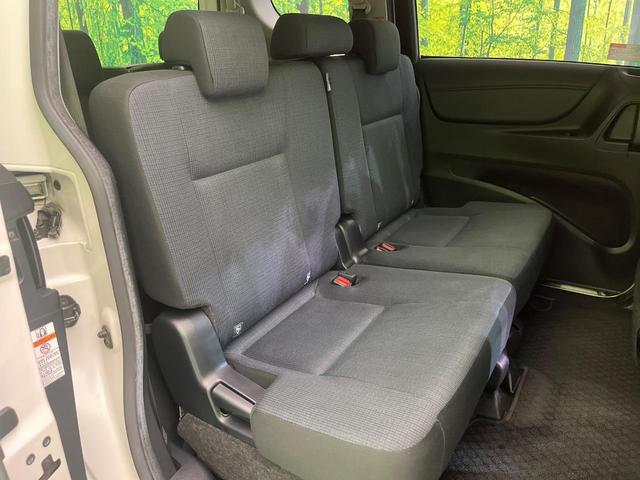 シエンタ ハイブリッドG 両側電動ドア 純正ナビ 後席モニター バックカメラ 衝突軽減装置 スマートキー LEDヘッド シートヒーター ETC オートハイビーム オートエアコン 純正16インチAW 車線逸脱警報 革巻きハンドル(9枚目)