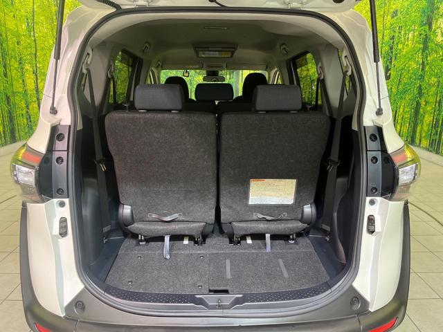 シエンタ ハイブリッドG 両側電動ドア 純正ナビ 後席モニター バックカメラ 衝突軽減装置 スマートキー LEDヘッド シートヒーター ETC オートハイビーム オートエアコン 純正16インチAW 車線逸脱警報 革巻きハンドル(11枚目)