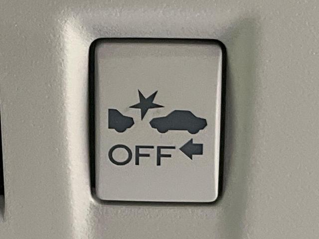 インプレッサスポーツ ２．０ｉアイサイト　ナビ　バックカメラ　レーダークルーズ　スマートキー　ＨＩＤヘッド　ＥＴＣ　誤発進抑制機能　車線逸脱警報　先行車発進告知機能　オートライト　デュアルオートエアコン　純正１６インチＡＷ　パドルシフト（5枚目）