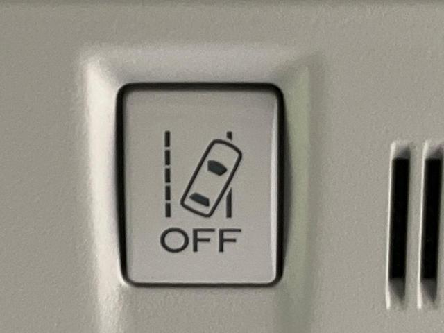 インプレッサスポーツ ２．０ｉアイサイト　ナビ　バックカメラ　レーダークルーズ　スマートキー　ＨＩＤヘッド　ＥＴＣ　誤発進抑制機能　車線逸脱警報　先行車発進告知機能　オートライト　デュアルオートエアコン　純正１６インチＡＷ　パドルシフト（42枚目）