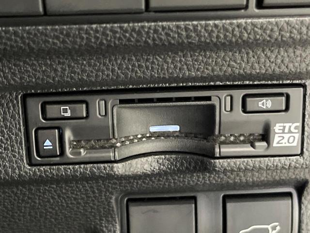 カローラクロス ハイブリッド Z ガラスルーフ 純正10.5型ナビ 全周囲カメラ 衝突軽減 レーダークルーズ BSM 電動リアゲート 半革シート パワーシート シートヒーター コーナーセンサー スマートキー パーキングアシスト(7枚目)