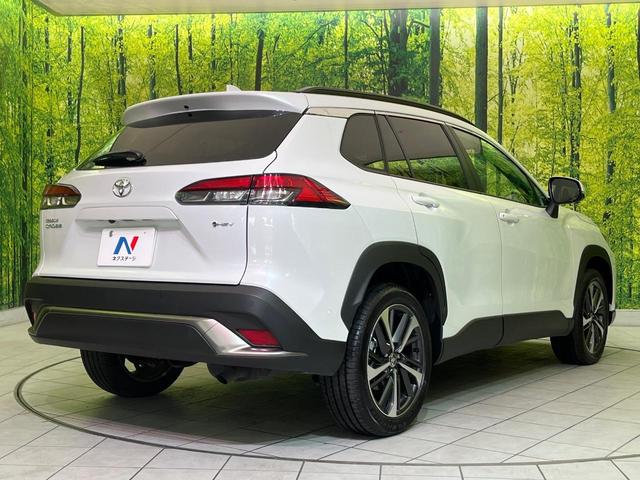 カローラクロス ハイブリッド Z ガラスルーフ 純正10.5型ナビ 全周囲カメラ 衝突軽減 レーダークルーズ BSM 電動リアゲート 半革シート パワーシート シートヒーター コーナーセンサー スマートキー パーキングアシスト(17枚目)