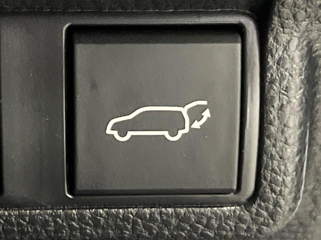 カローラクロス ハイブリッド Z ガラスルーフ 純正10.5型ナビ 全周囲カメラ 衝突軽減 レーダークルーズ BSM 電動リアゲート 半革シート パワーシート シートヒーター コーナーセンサー スマートキー パーキングアシスト(55枚目)