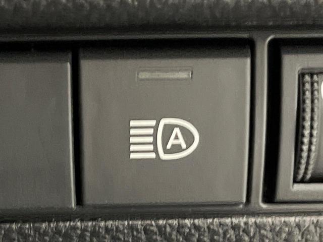 カローラクロス ハイブリッド Z ガラスルーフ 純正10.5型ナビ 全周囲カメラ 衝突軽減 レーダークルーズ BSM 電動リアゲート 半革シート パワーシート シートヒーター コーナーセンサー スマートキー パーキングアシスト(63枚目)